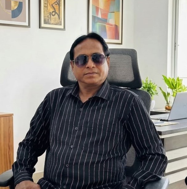 Dr. Akhilesh